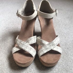 Toms wedge sandals check print